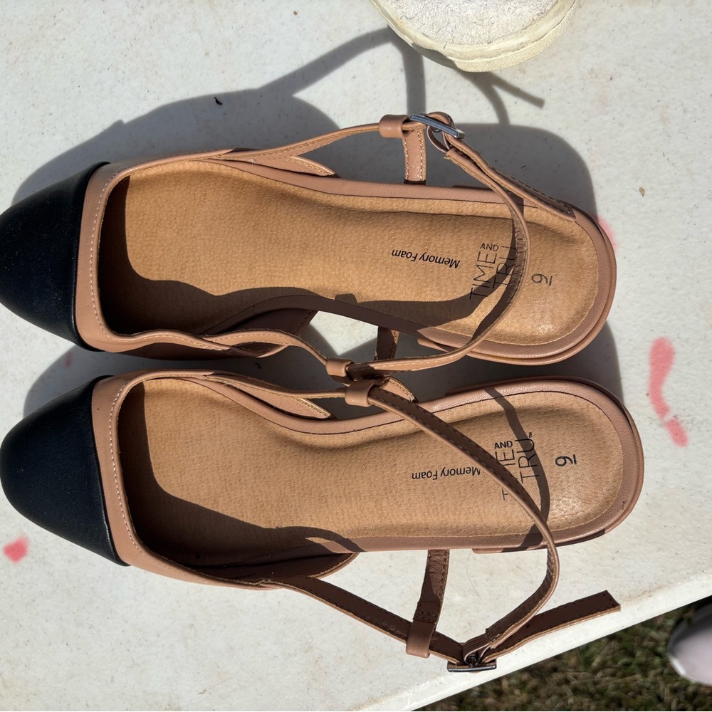 Black and Tan Women's Flats